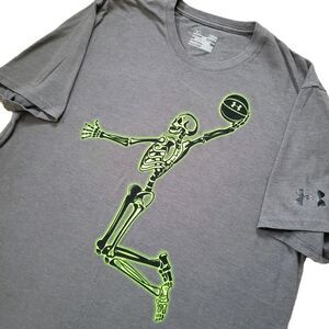 Under Armour Dunking Skeleton Size Large Loose Mens Gray T-Shirt Neon Green